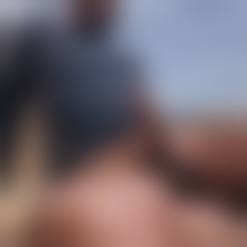 Newport Beach, CA – show off gay surfer wants a threesome