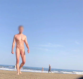 Nudist New Yorker escaping in Gunnison Beach NJ