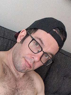 Bama DILF in Birmingham with thick pubes needs a bottom