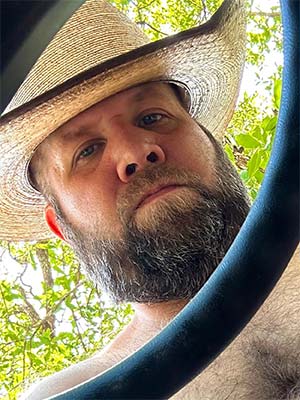 Come help daddy in the backyard, Salt Lake City, Utah