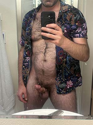 Earned my bear status, big-bellied hairy top in Sacramento