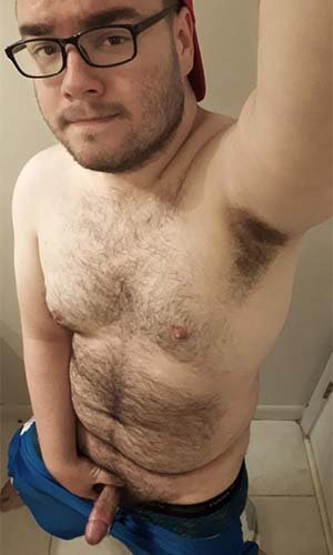 Closeted nerdy fag in Indianapolis, IN wants discreet fun