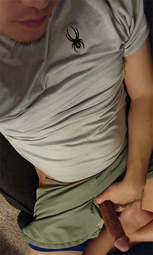 Discreet horny Asian with a great cock in Bellevue, WA
