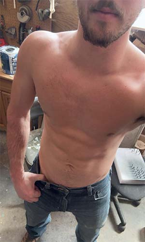Let’s fuck in my garage, bro on bro in Bismarck, ND