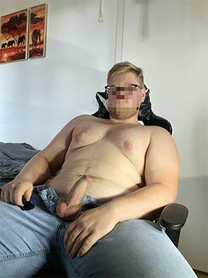 Big hugs and intentions with a chubby dude from Woburn, MA