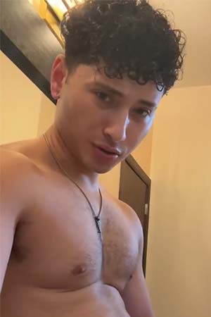 Westlake, LA squirting hunk Latino needs a daddy