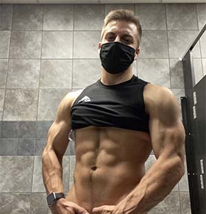 Stunning muscular hunk in Los Angeles CA